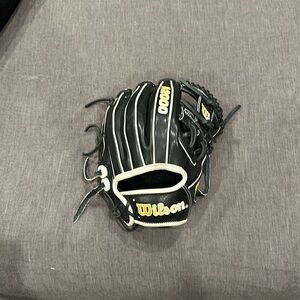 Wilson A2000